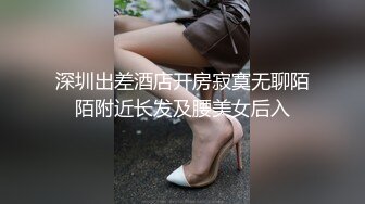 单男拍摄射在丝袜美足上