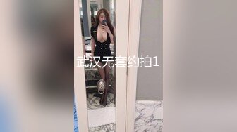 过膝袜女友，一边被我操，一边等单男