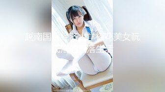 新人菜鸟驿站女老板【青子】每天用骚逼夹跳蛋上班，迎接顾客，时不时来点儿小刺激，好骚好浪！ (3)