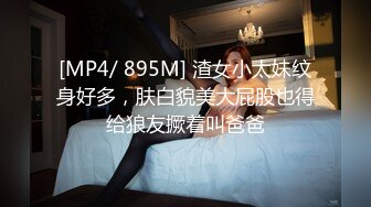 长裙高跟美女这是憋了多久